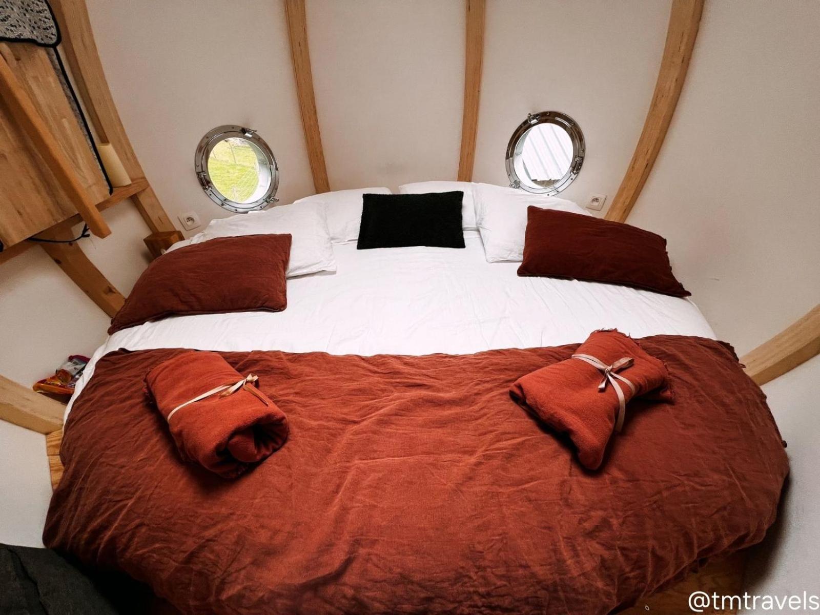 La Ville Es Renais - Ferme Et Maison D'Hotes Insolite แอร์คิ ภายนอก รูปภาพ