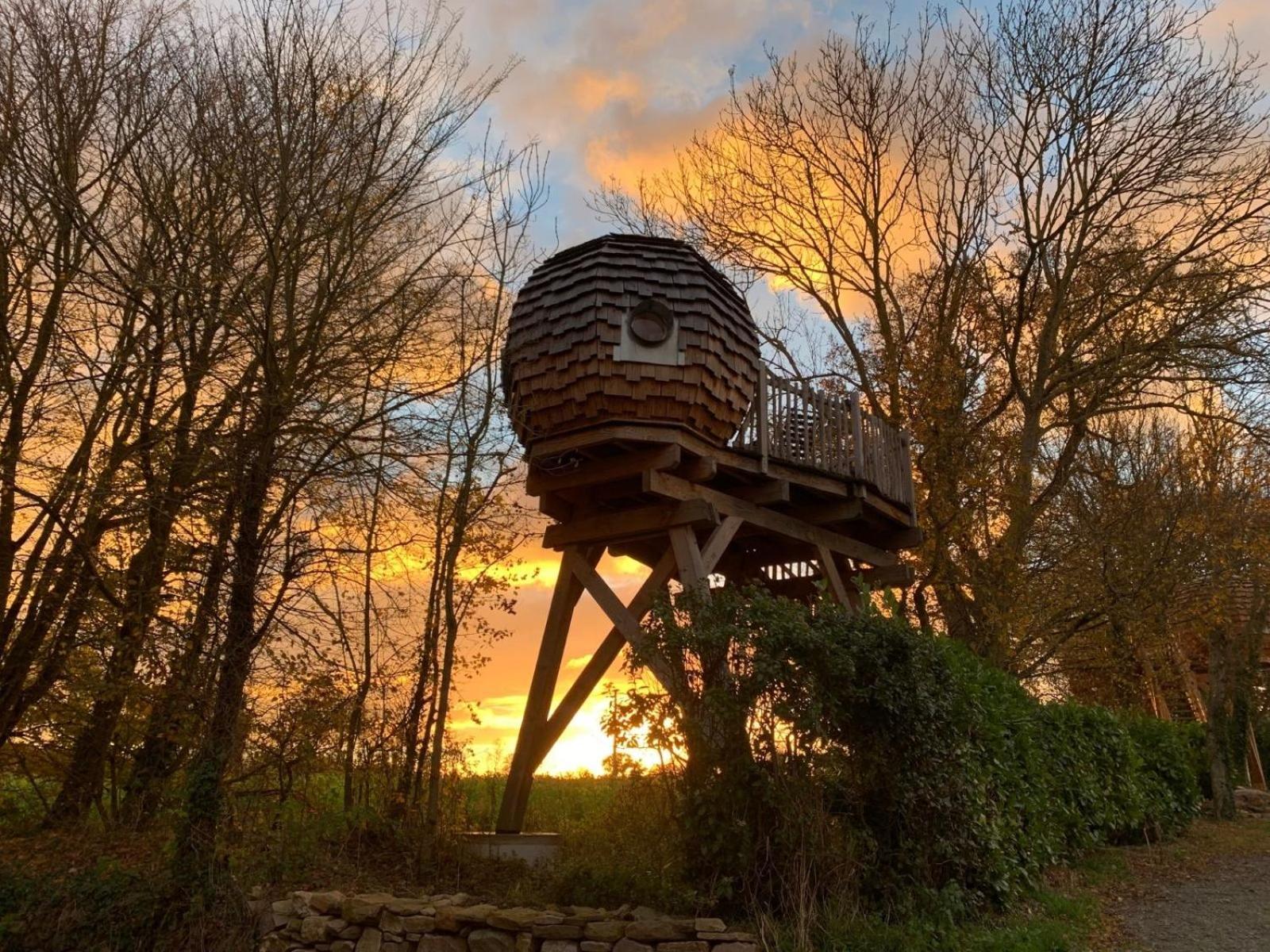 La Ville Es Renais - Ferme Et Maison D'Hotes Insolite แอร์คิ ภายนอก รูปภาพ