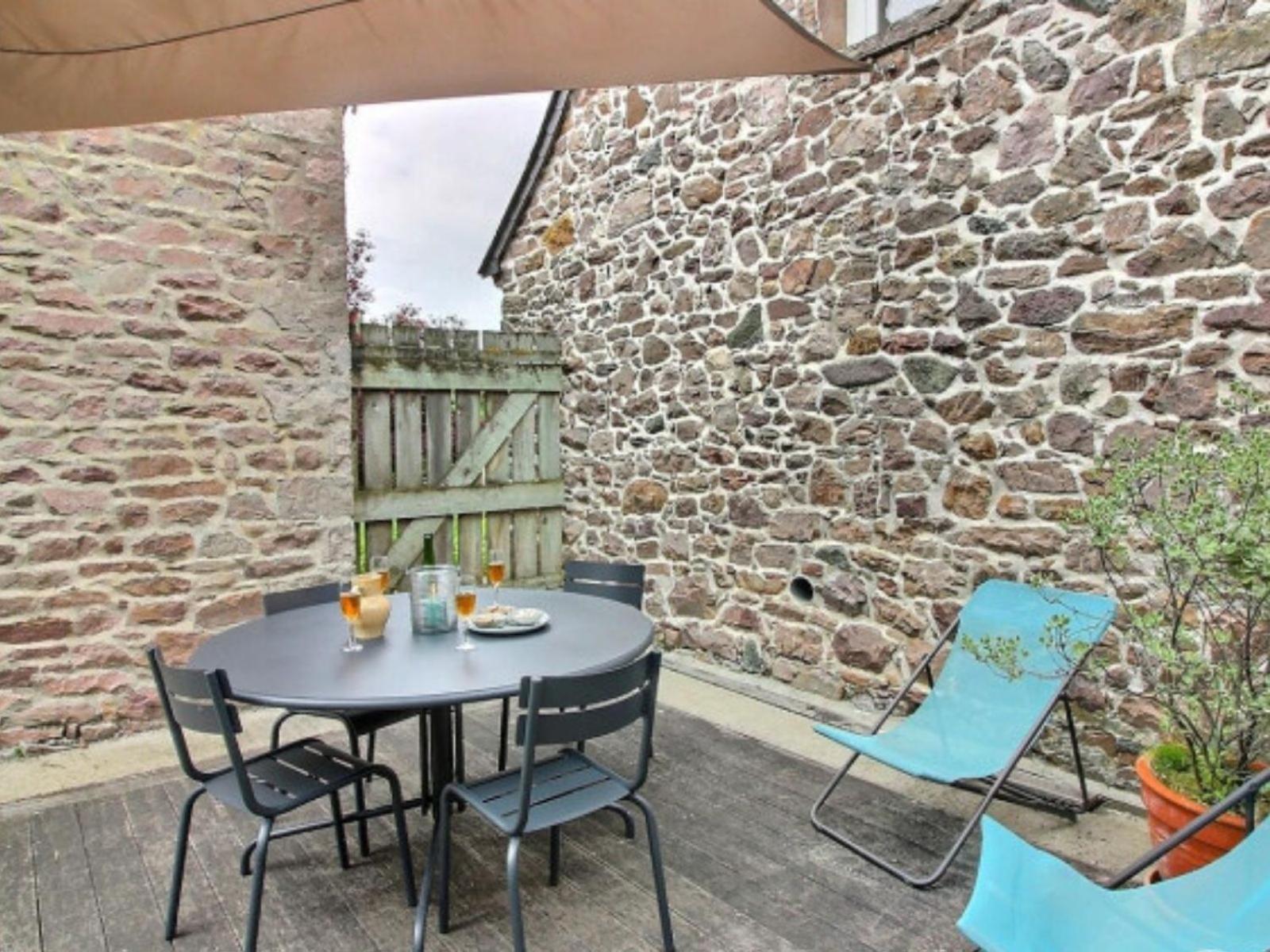 La Ville Es Renais - Ferme Et Maison D'Hotes Insolite แอร์คิ ภายนอก รูปภาพ